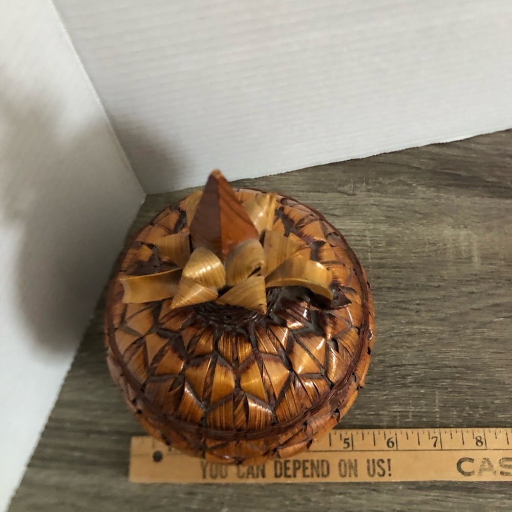 Vtg Woven Pineapple Decor - Picture 9 of 10